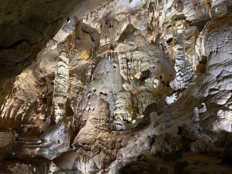 Natural Bridge Caverns
